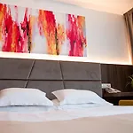 Paris Отель 4*