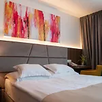 Paris Отель 4*