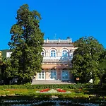 Отель Paris 4*