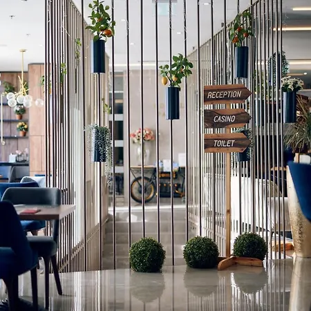 Paris Hotel