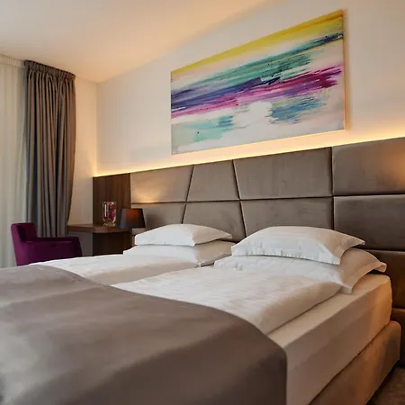 Paris 4*